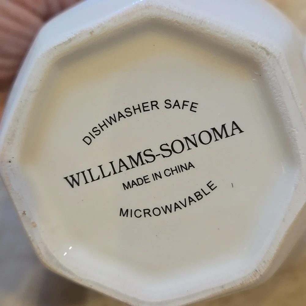 Williams-Sonoma Set of Three Gingerbread Mugs